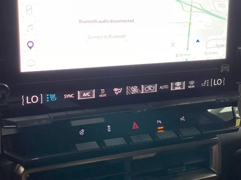 Used 2025 GMC Hummer EV 2X w/ LPO, Illumination Package AWD/4WD image 30