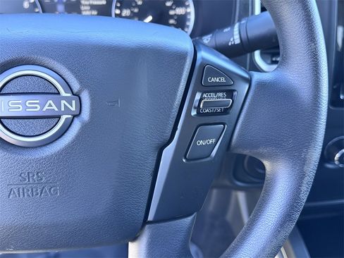 Used 2024 Nissan Frontier SV image 16