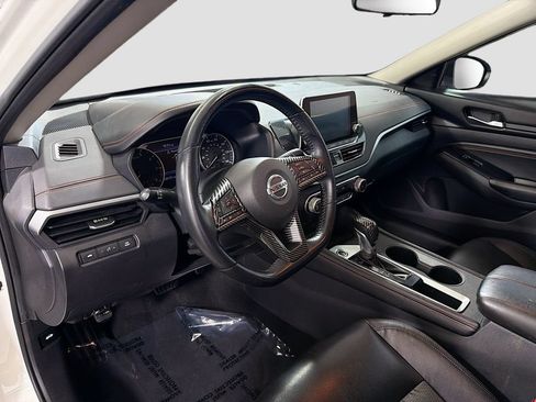 Used 2019 Nissan Altima 2.5 SR FWD image 11