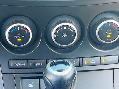 Used 2013 MAZDA MAZDA3 i Grand Touring w/ Tech Pkg image 15