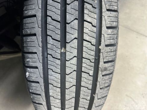 Used 2020 Ford Explorer XLT w/ Equipment Group 202A AWD/4WD image 37