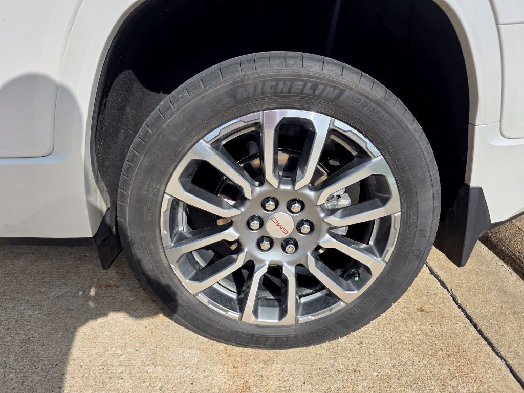 Used 2021 GMC Acadia Denali w/ Denali Ultimate Package AWD/4WD image 6
