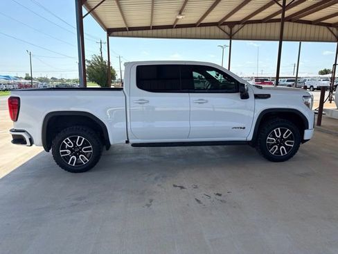 Used 2021 GMC Sierra 1500 AT4 w/ Technology Package AWD/4WD image 9