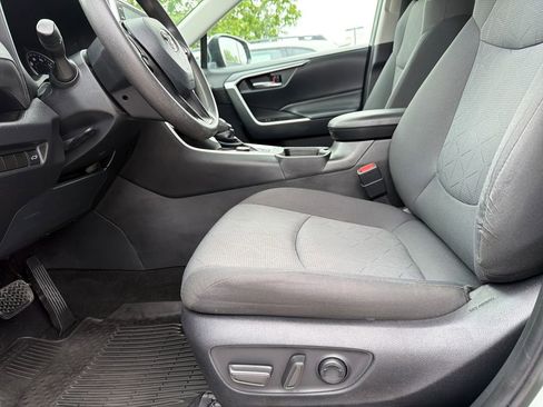 Used 2021 Toyota RAV4 XLE w/ Convenience Package AWD/4WD image 20