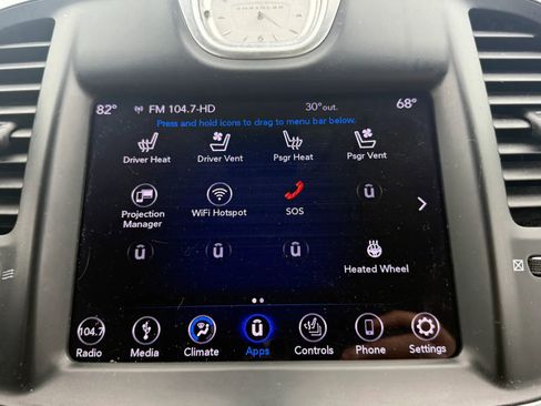 Used 2018 Chrysler 300 Limited image 20