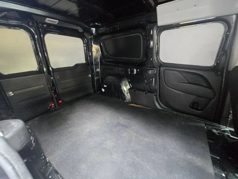 Used 2019 RAM ProMaster City Tradesman FWD image 16