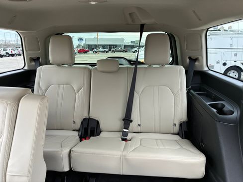 Used 2019 Ford Expedition Platinum image 41