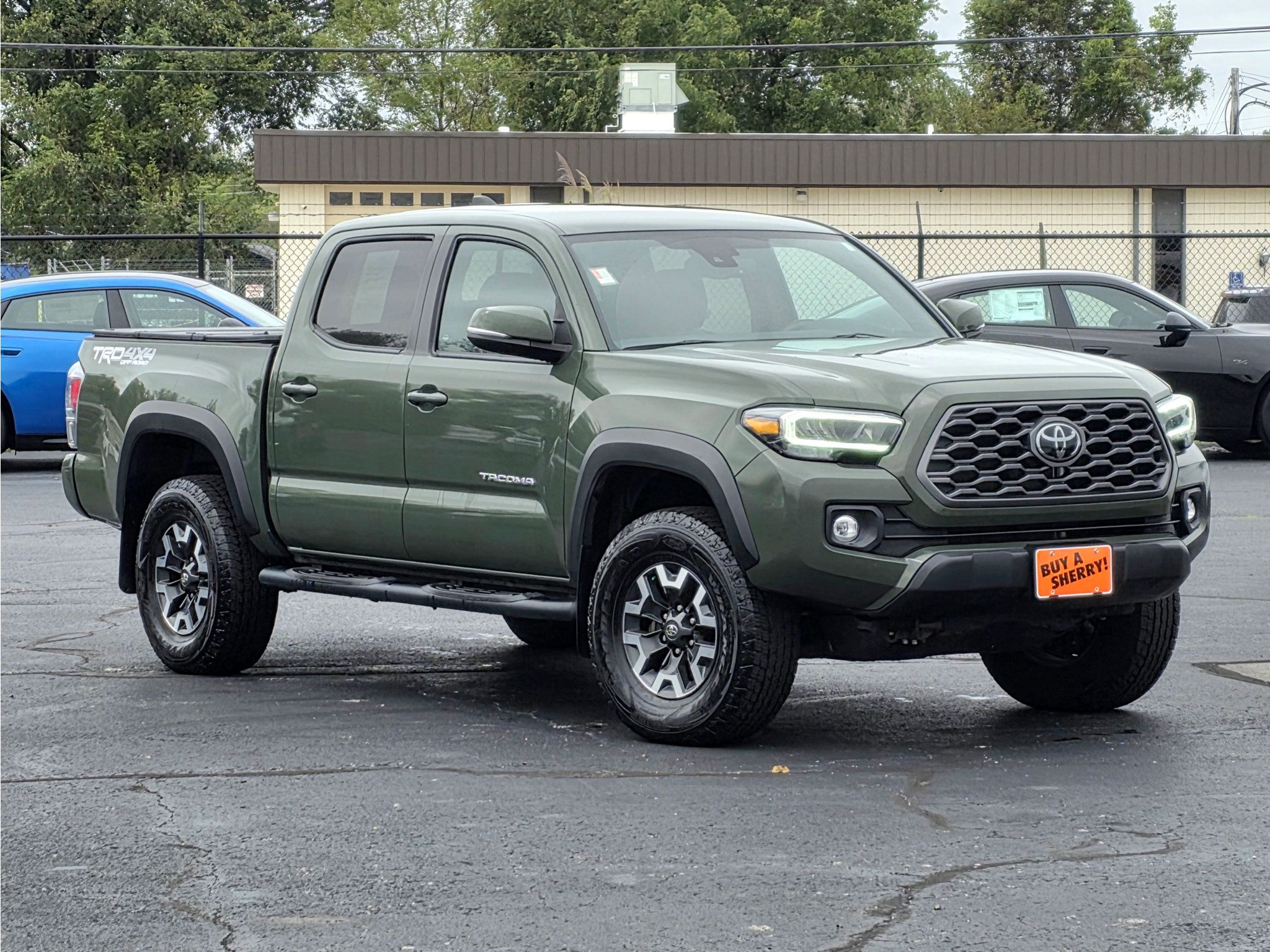 Used 2021 Toyota Tacoma TRD Off-Road w/ Technology Package AWD/4WD image 5