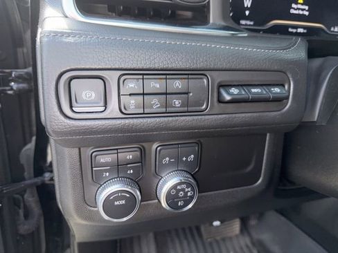 Used 2023 GMC Yukon Denali AWD/4WD image 31