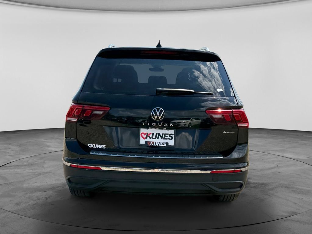 Used 2024 Volkswagen Tiguan Wolfsburg Edition AWD/4WD image 9