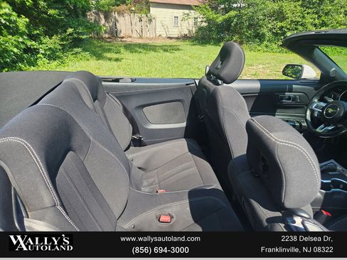 Used 2019 Ford Mustang Convertible image 18