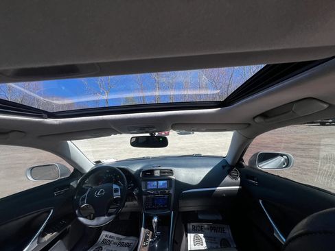 Used 2011 Lexus IS 250 w/ Premium Pkg Value Edition RWD image 11
