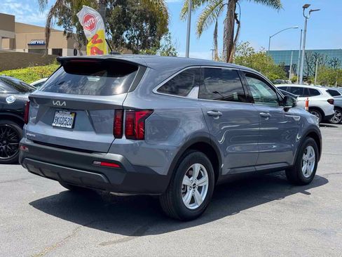 Used 2023 Kia Sorento LX FWD image 13