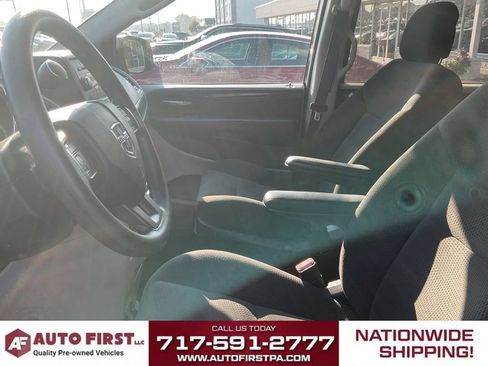 Used 2017 Dodge Grand Caravan SE FWD image 7
