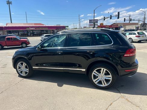Used 2012 Volkswagen Touareg Executive AWD/4WD image 6