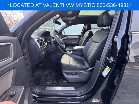 Certified 2022 Volkswagen Atlas Cross Sport SE w/ Panoramic Sunroof Package image 25