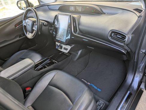 Used 2017 Toyota Prius Prime Plus image 10