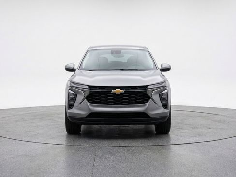 Used 2025 Chevrolet TrailBlazer LT image 2