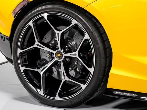 Used 2024 Lamborghini Revuelto image 48