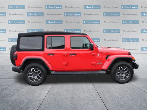 Used 2024 Jeep Wrangler Unlimited Sahara AWD/4WD image 4