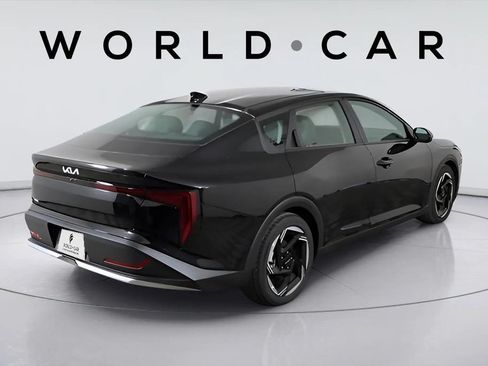 Certified 2025 Kia K4 EX FWD image 7