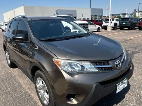 Used 2015 Toyota RAV4 LE AWD/4WD image 4