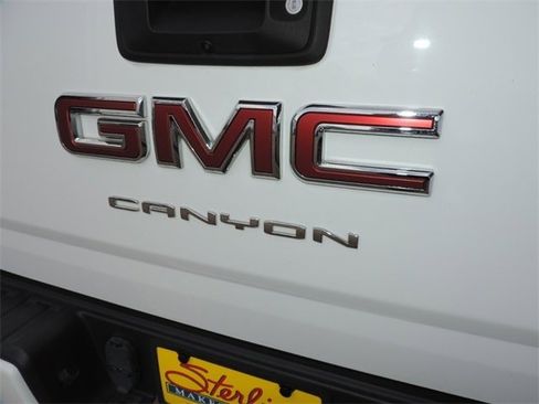Used 2022 GMC Canyon AT4 image 18