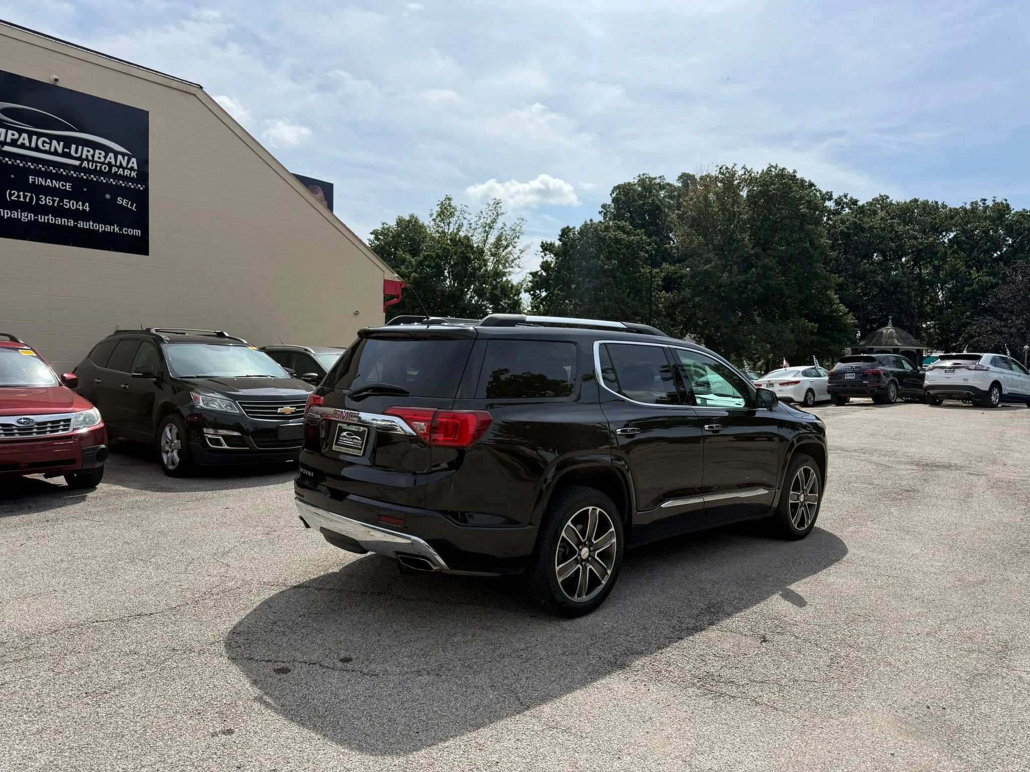 Used 2018 GMC Acadia Denali w/ Technology Package FWD image 7