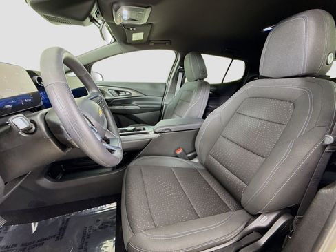 Used 2025 Chevrolet Equinox EV LT image 21