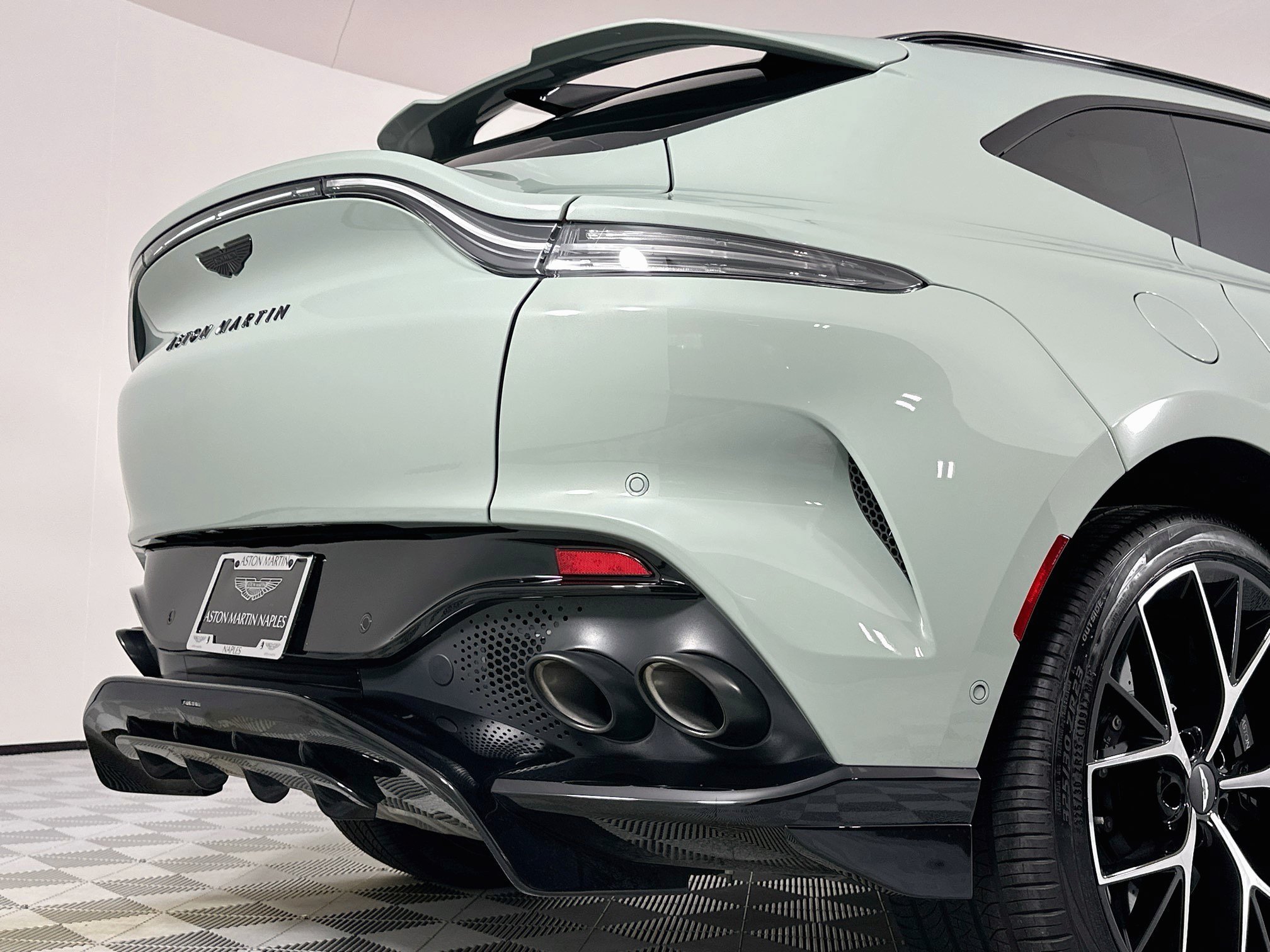 Used 2025 Aston Martin DBX 707 AWD/4WD image 35