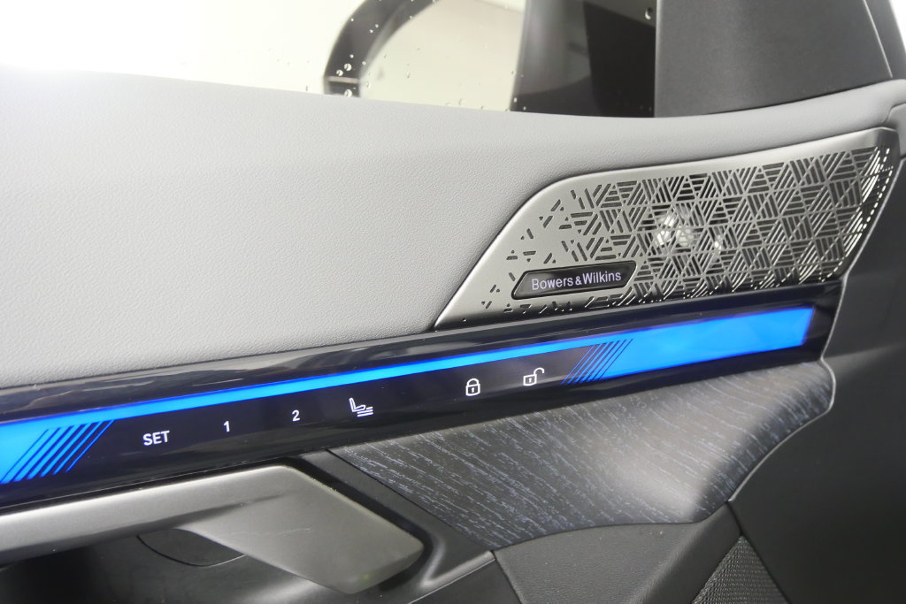 Certified 2024 BMW i5 eDrive40i w/ Executive Package RWD image 10