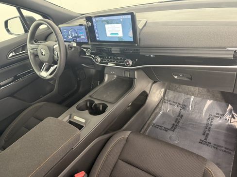 Used 2026 Honda Prologue EX image 11