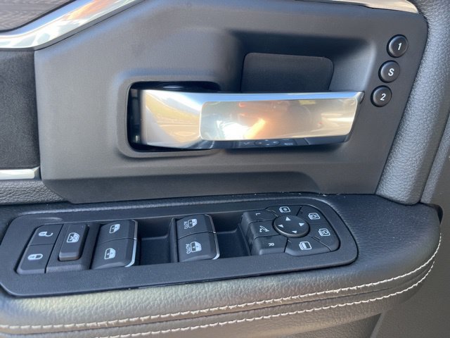 New 2026 RAM 2500 Laramie AWD/4WD image 19