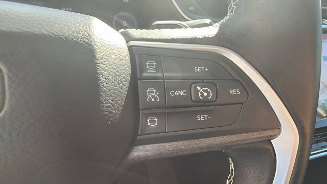 Used 2021 Jeep Grand Cherokee L Overland w/ Advanced Protech Group III AWD/4WD image 23