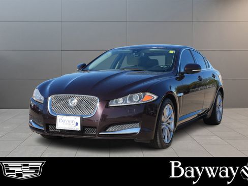 Used 2013 Jaguar XF image 1
