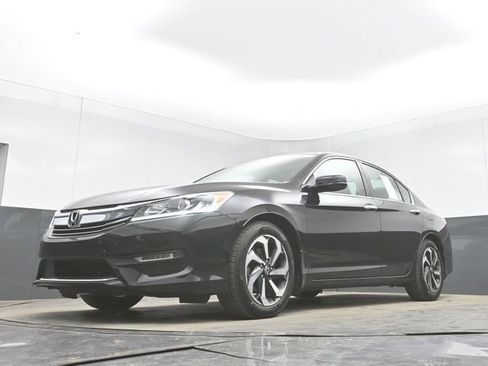 Used 2017 Honda Accord EX-L image 43
