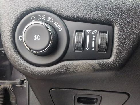 Certified 2020 Jeep Cherokee Trailhawk w/ Cold Weather Group image 10