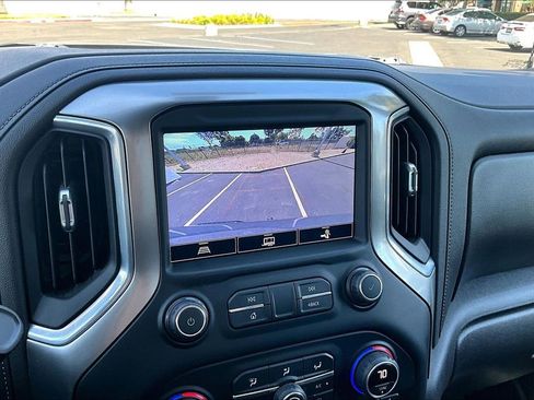 Used 2021 Chevrolet Silverado 1500 LTZ AWD/4WD image 10
