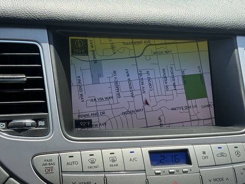 Used 2012 Hyundai Genesis 5.0 RWD image 13