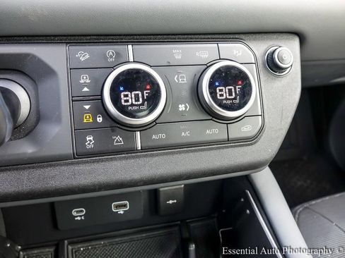 Used 2023 Land Rover Defender 110 X-Dynamic SE image 21