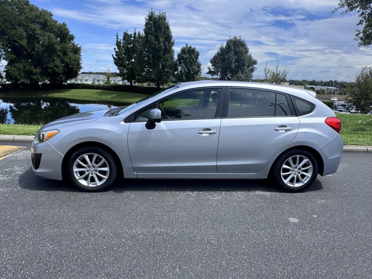 Used 2013 Subaru Impreza 2.0i Premium w/ All-Weather Pkg AWD/4WD image 7
