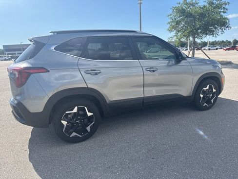 Certified 2024 Kia Seltos EX AWD/4WD image 9