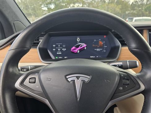 Used 2019 Tesla Model X 75D image 21