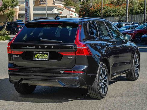 Used 2025 Volvo XC60 B5 Plus image 4