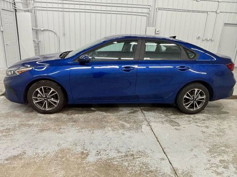 Used 2024 Kia Forte LXS FWD image 2
