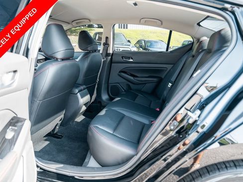 Used 2024 Nissan Altima 2.5 SR FWD image 24