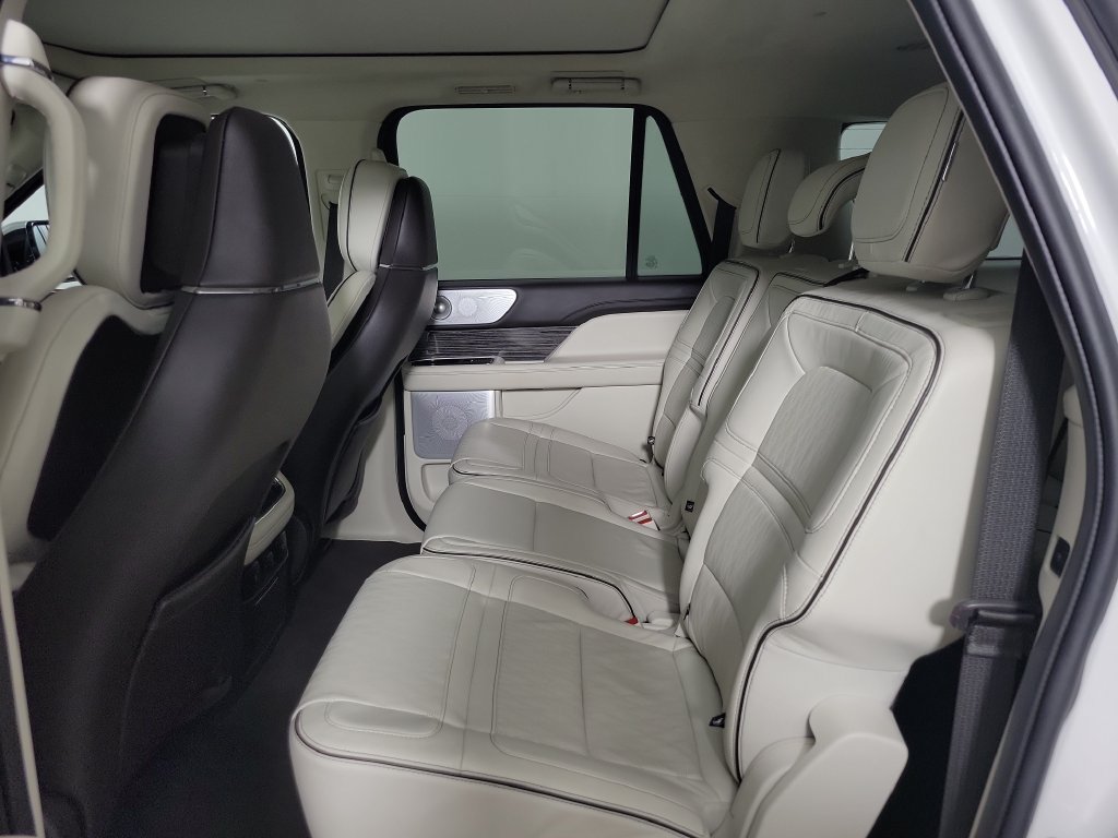 Certified 2023 Lincoln Navigator L Black Label AWD/4WD image 13