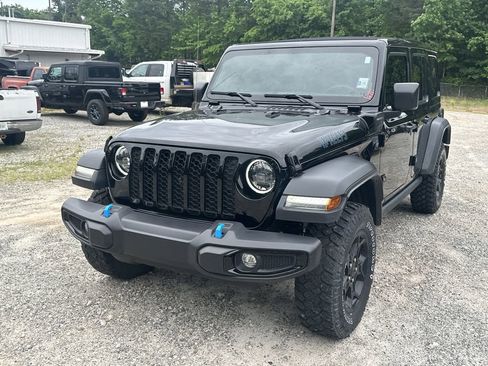 Used 2023 Jeep Wrangler Unlimited w/ Sun & Screen Package AWD/4WD image 3