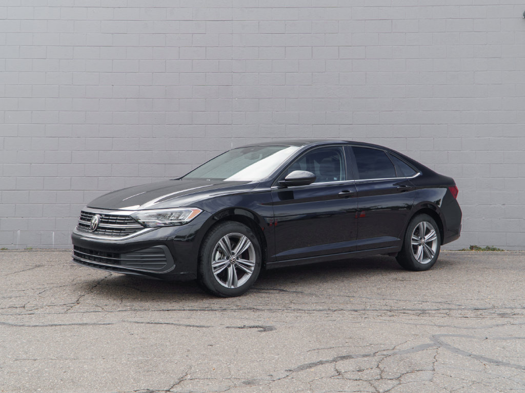 Used 2024 Volkswagen Jetta SE w/ Panoramic Sunroof Package FWD image 1