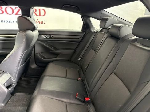 Used 2018 Honda Accord Sport image 13